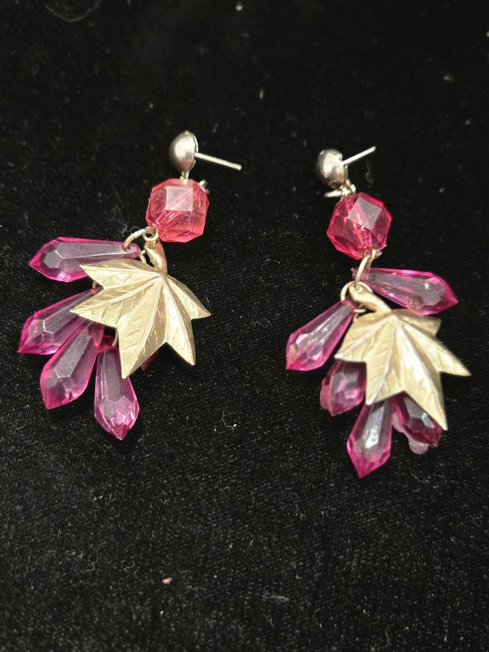 Vintage Light Pink /Purple Grap Cluster Leaf Lucite Drop Earrings Pierced